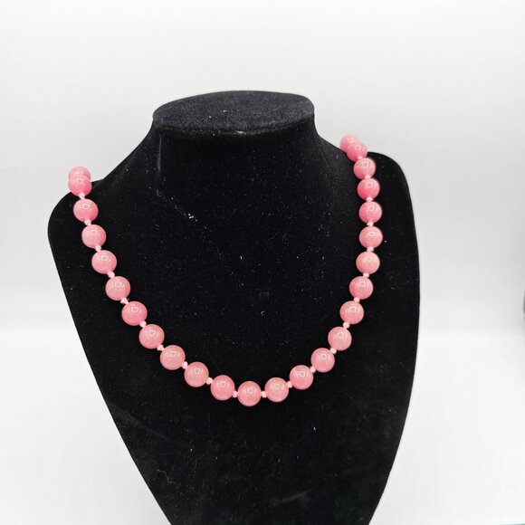 Vintage Long Smooth Round Glass Pink Beaded Necklace Gold Clasp Barbiecore - Picture 4 of 4